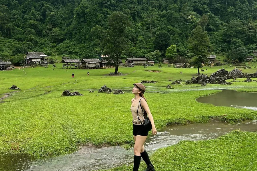 Hang Tau - Moc Chau: A Rainy Day